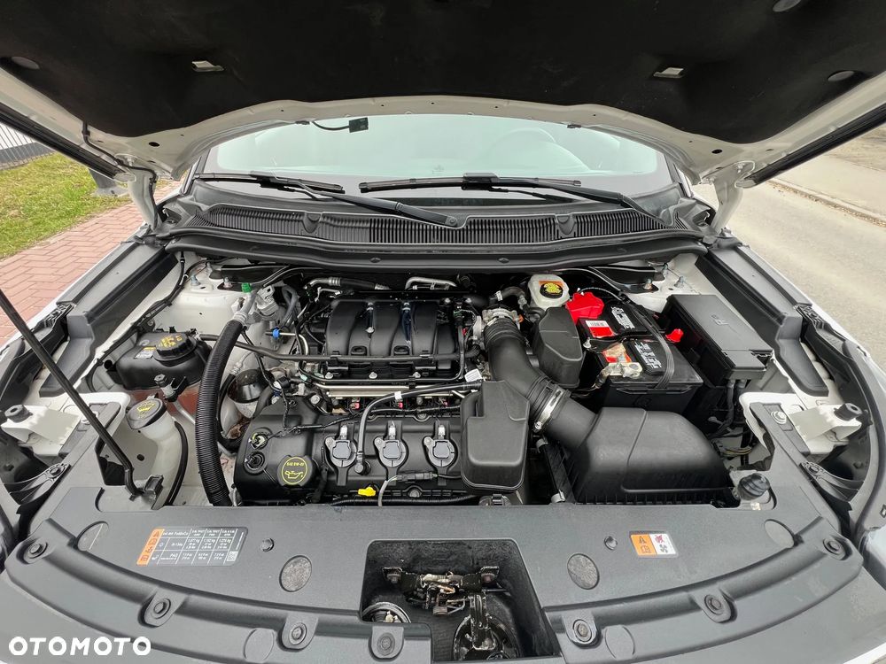 Ford Explorer EcoBoost Plug-in Hybrid ST-LINE - 5