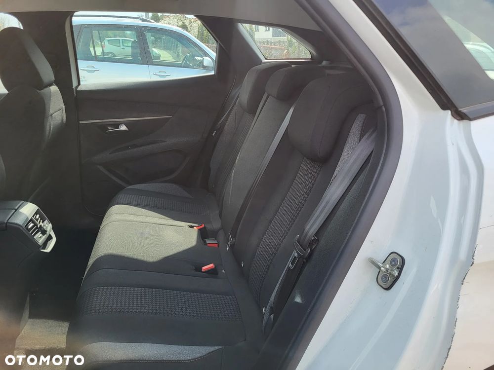 Peugeot 3008 BlueHDi 130 Stop & Start EAT8 Allure - 33