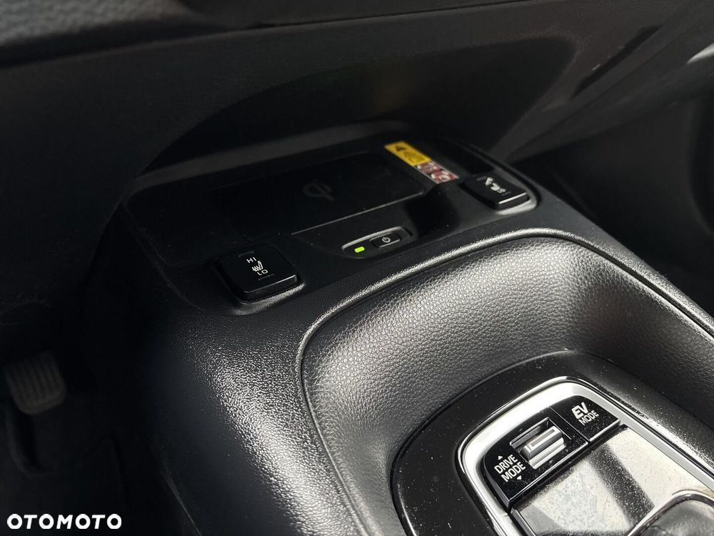 Toyota Corolla 1.8 Hybrid Comfort - 28