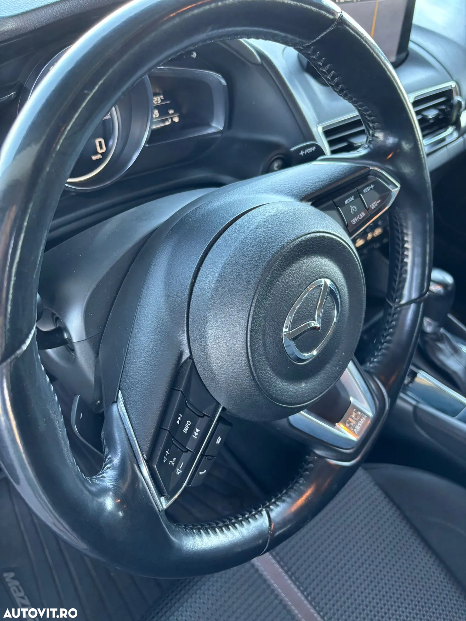 Mazda 3 SKYACTIV-D 150 Automatik Sports-Line - 32