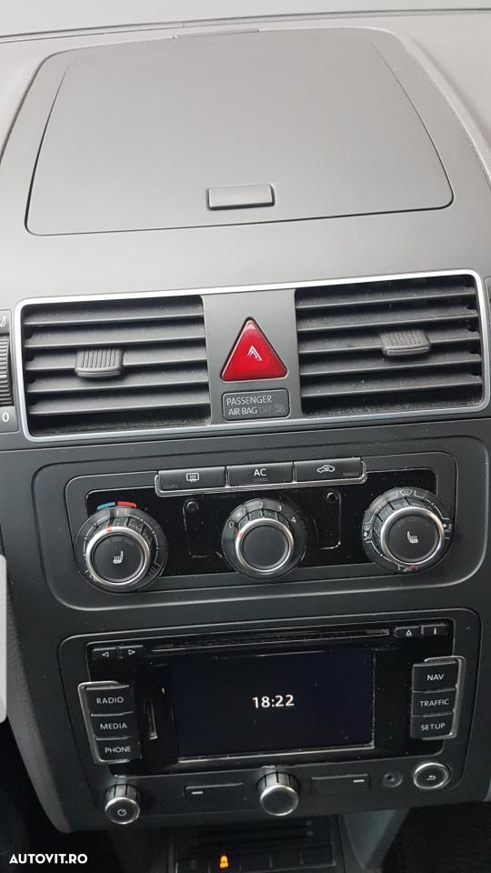 Volkswagen Touran 1.6 TDI DPF BlueMotion Technology Comfortline - 10