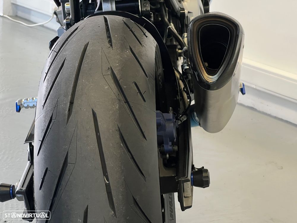 BMW M 1000 R M Competition - Carbon / Akrapovic - 16