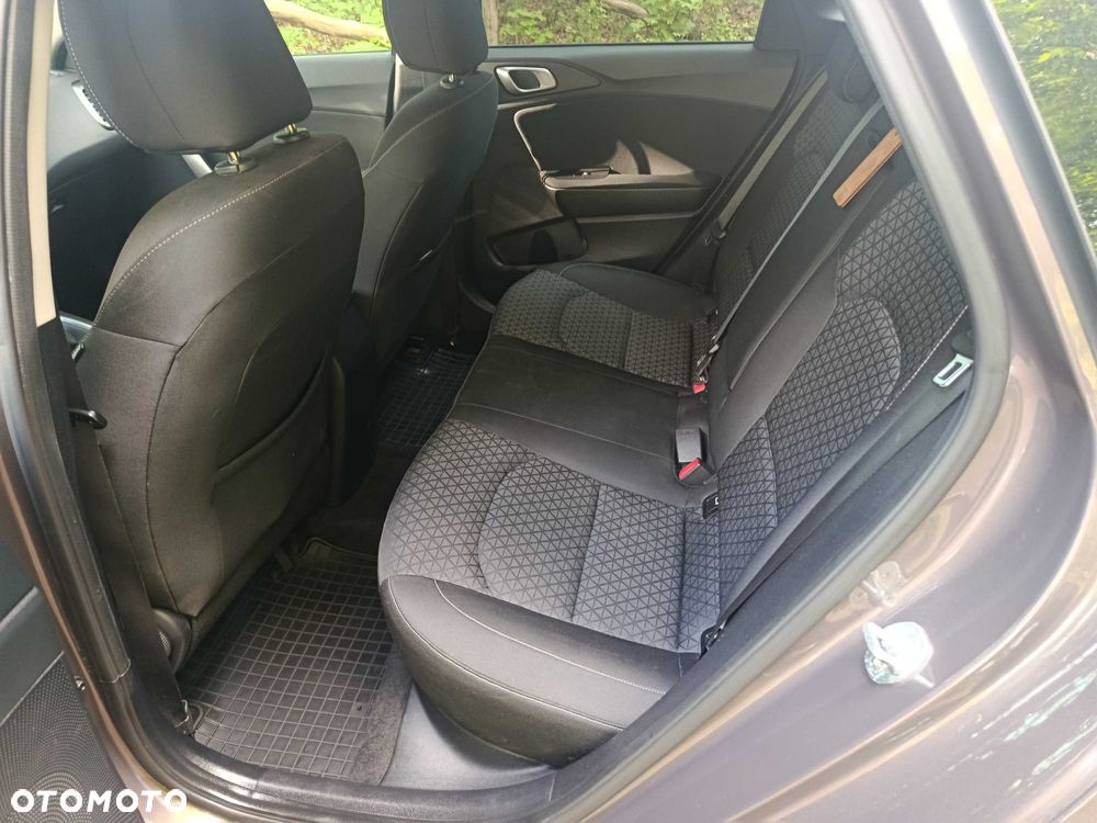 Kia Ceed - 6