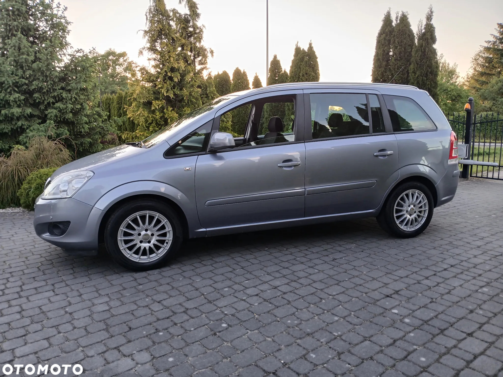 Opel Zafira 1.8 Sport - 3