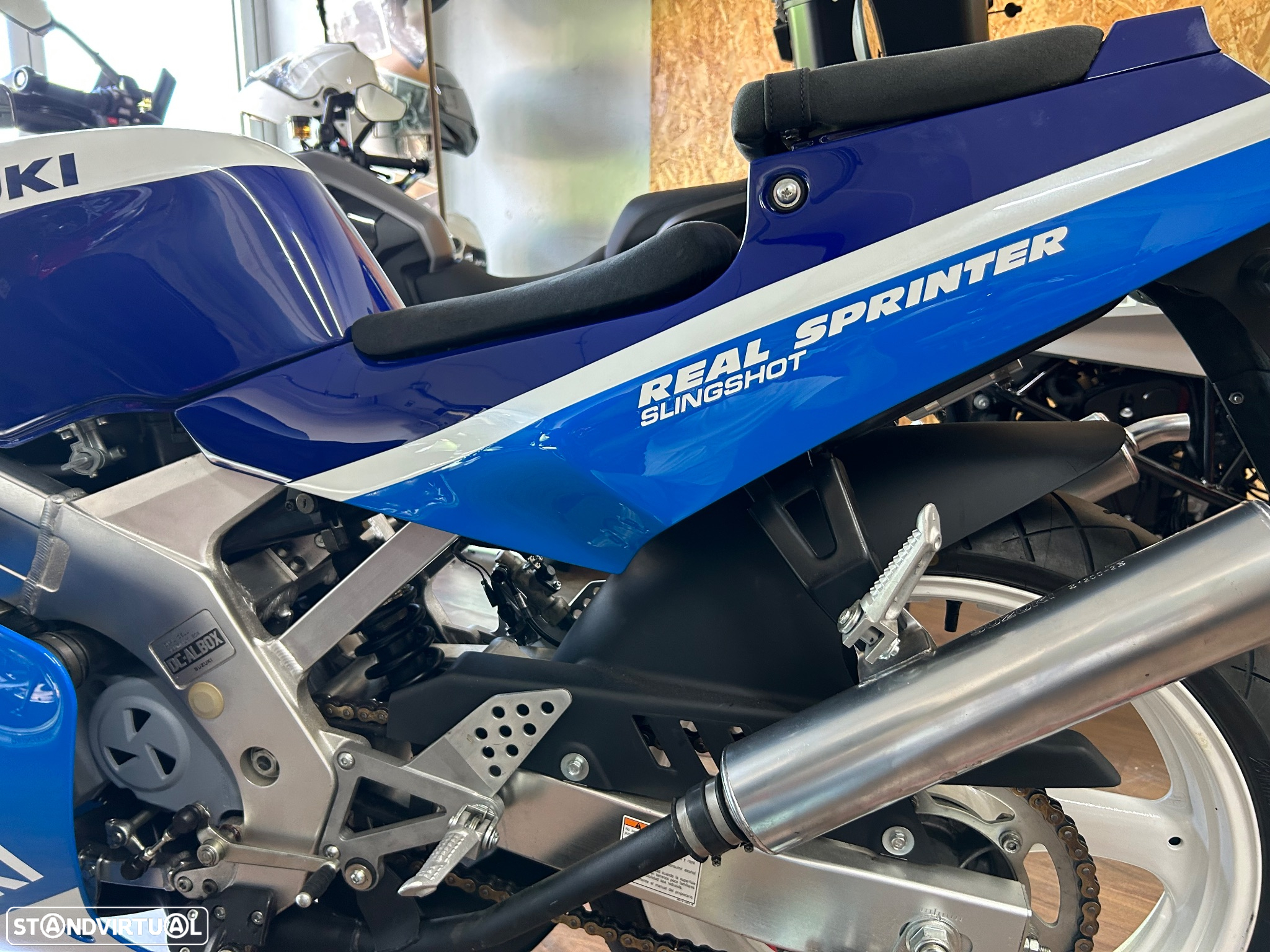 Suzuki RGV 250 VJ 21 - 9