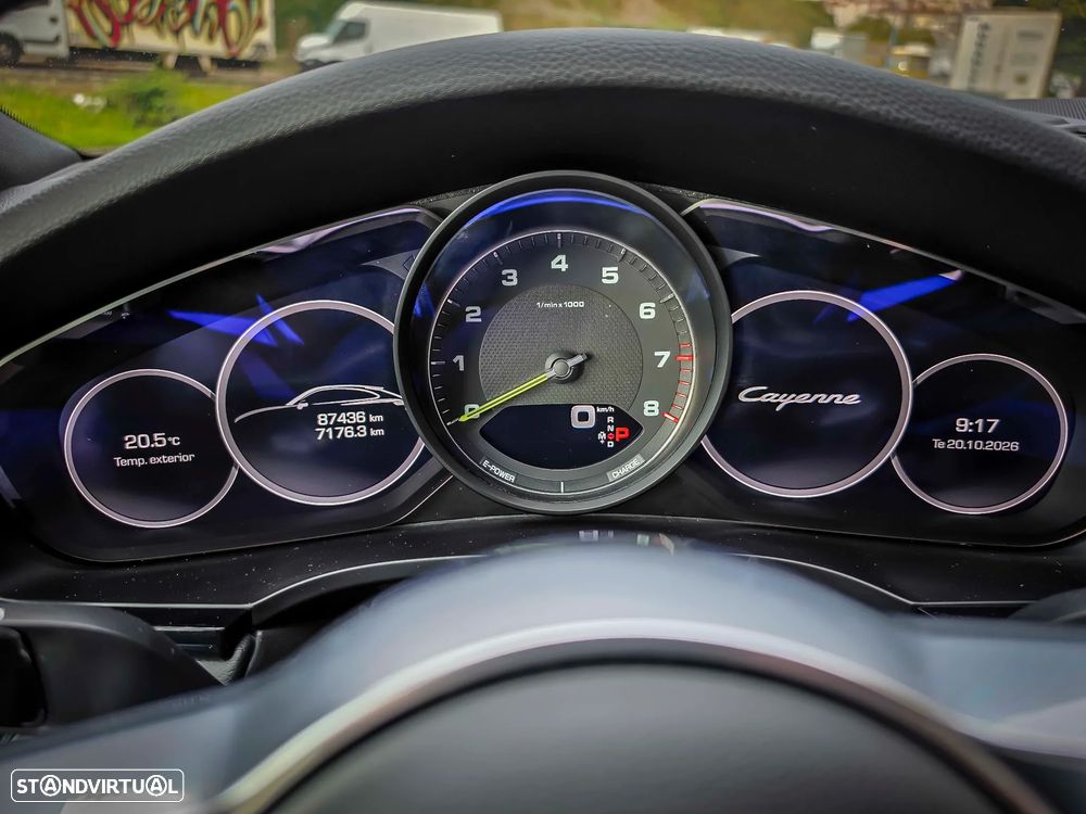 Porsche Cayenne Coupé E-Hybrid - 19