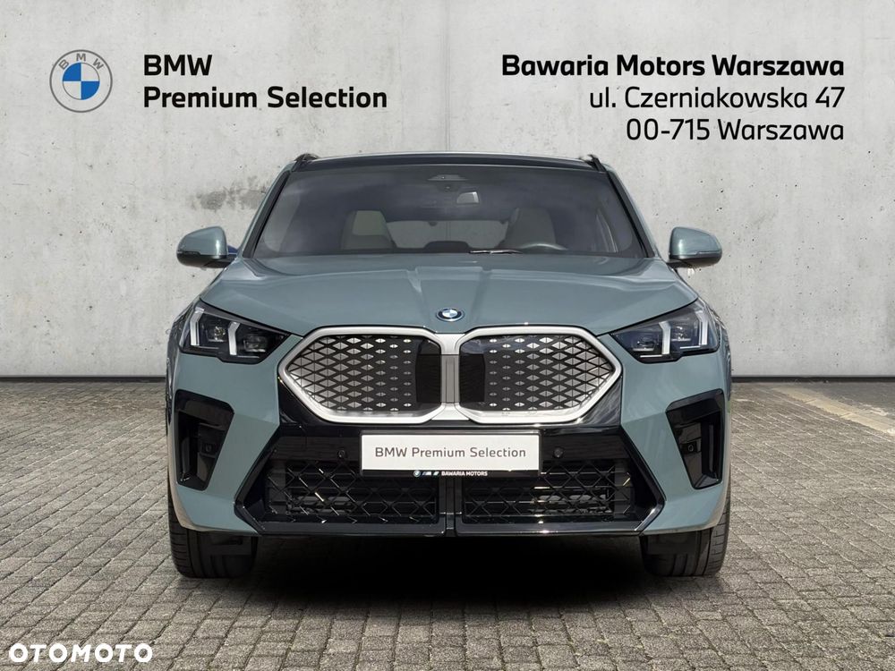 BMW iX2 - 10