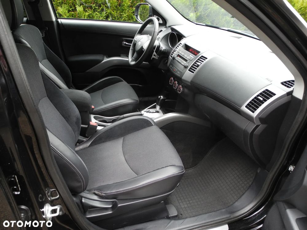 Mitsubishi Outlander - 13