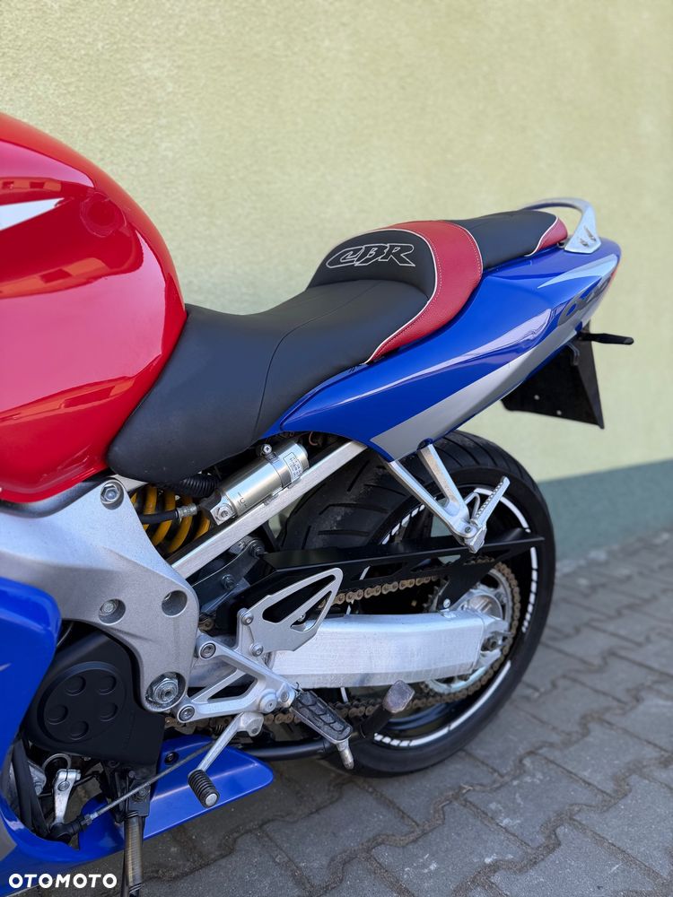 Honda CBR - 32