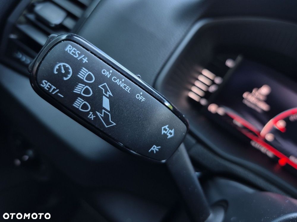 Skoda Karoq 1.5 TSI ACT Sportline DSG - 24