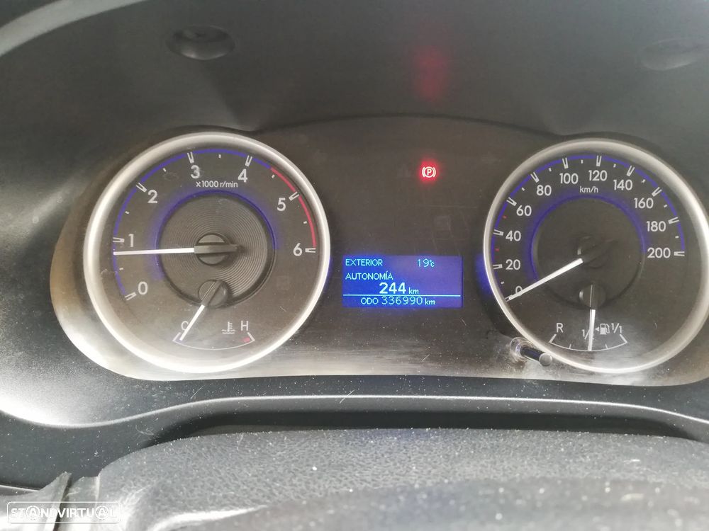 Toyota Hilux 2.4 D-4D Xtra-Cab 4WD - 15