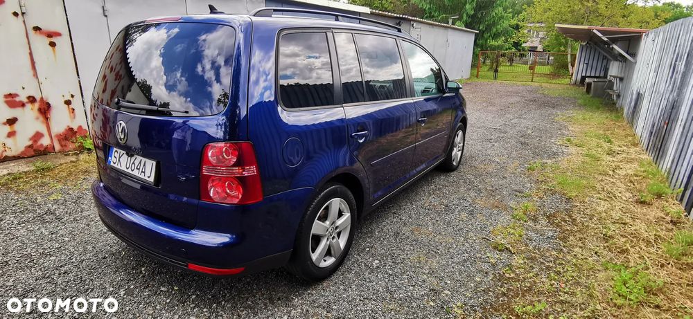 Volkswagen Touran 2.0 TDI Highline - 4