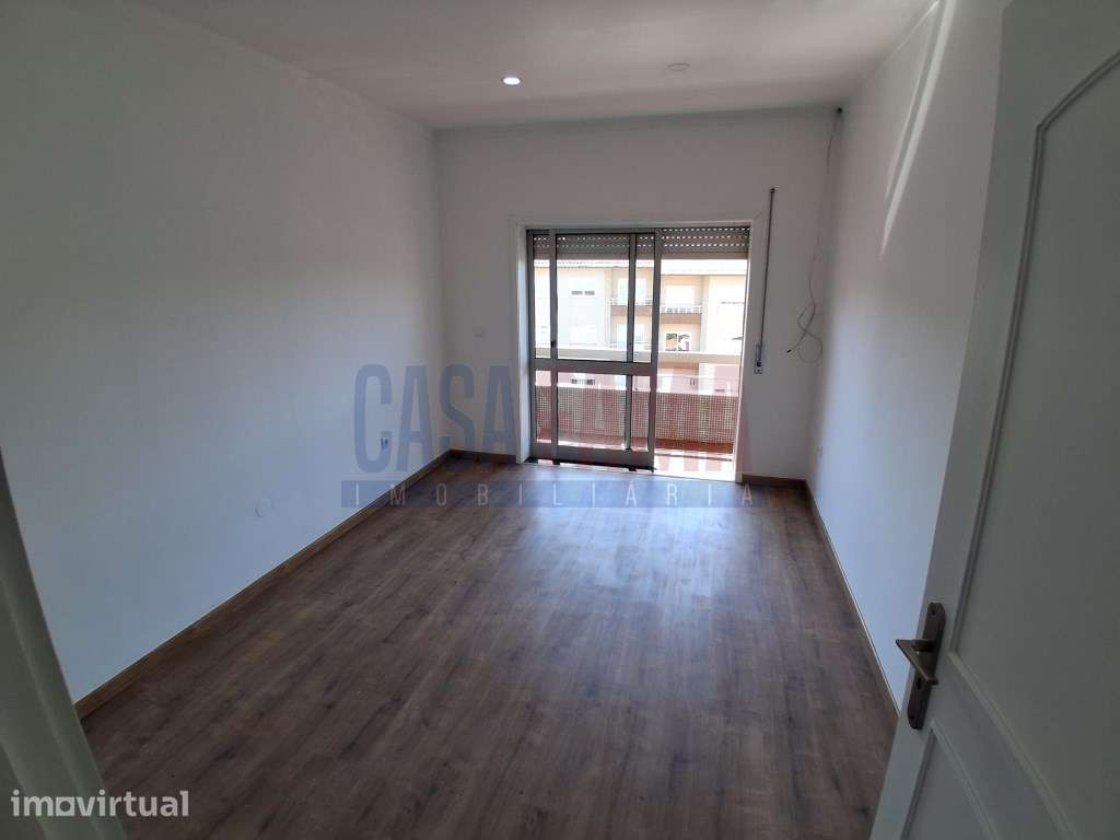 T3 Renovado com 3 Frentes, Varandas, Elevador e Garagem Fânzeres, G... - Grande imagem: 4/27
