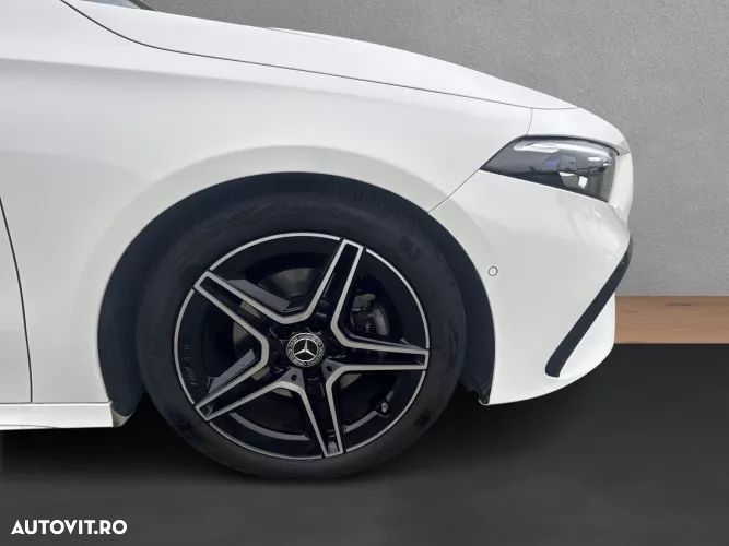 Mercedes-Benz A 200 Sedan MHEV 7G-DCT - 16