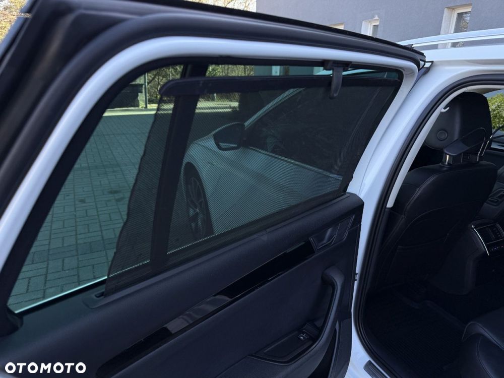 Skoda Superb 2.0 TDI L&K DSG - 33