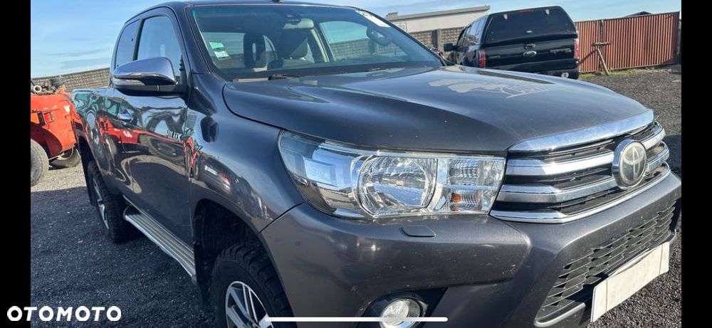 Toyota Hilux 4x4 Double Cab S&S Comfort - 29