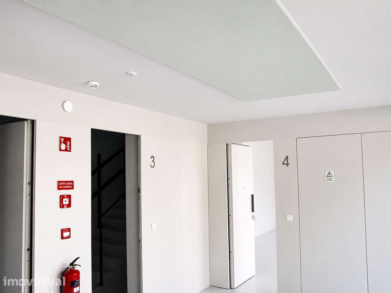 Loja / Showroom Nova com 70 m² na Zona Industrial da Maia - Grande imagem: 4/12