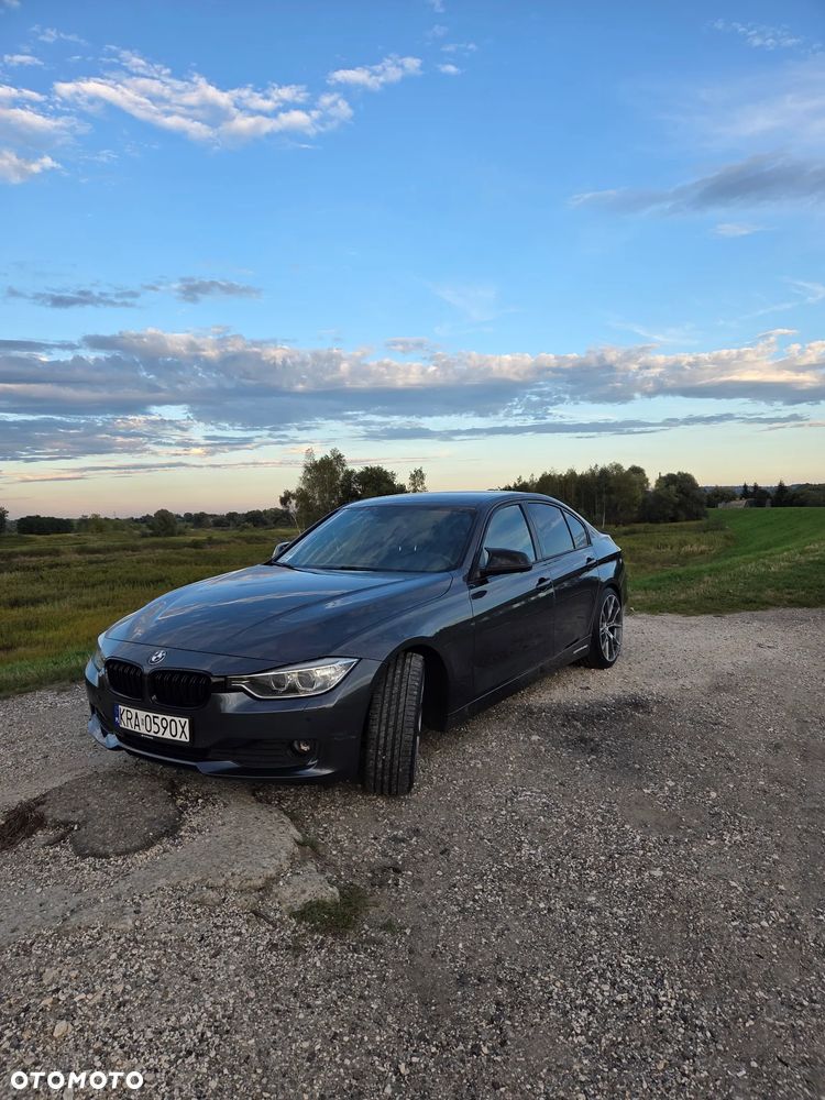 BMW Seria 3 320d DPF Efficient Dynamics Edition - 6