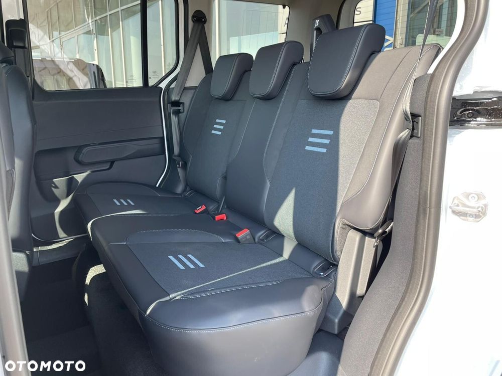 Ford Tourneo Courier - 27