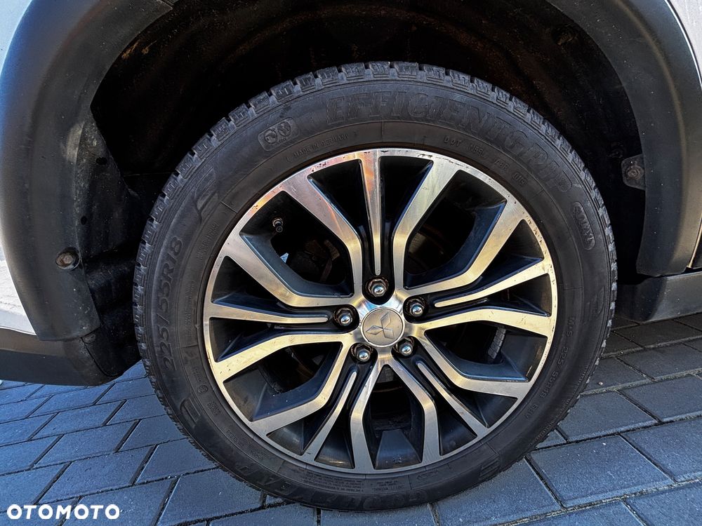 Mitsubishi Outlander 2.0 Intense + Navi 4WD CVT - 20