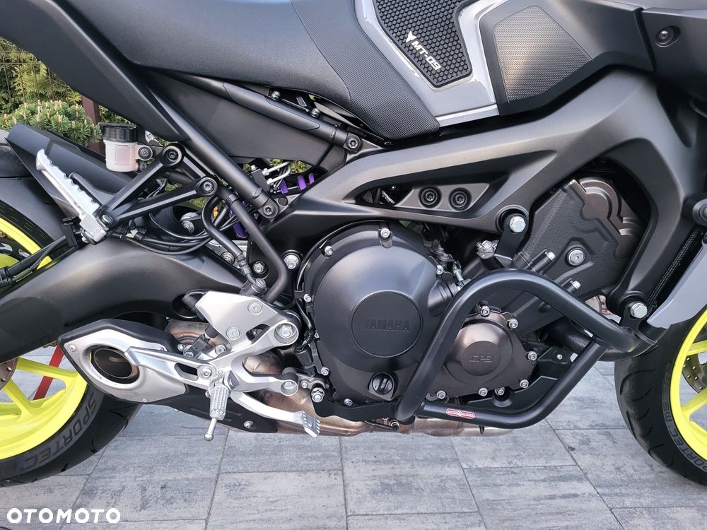 Yamaha MT - 24