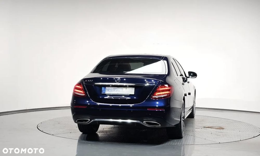 Mercedes-Benz Klasa E - 7