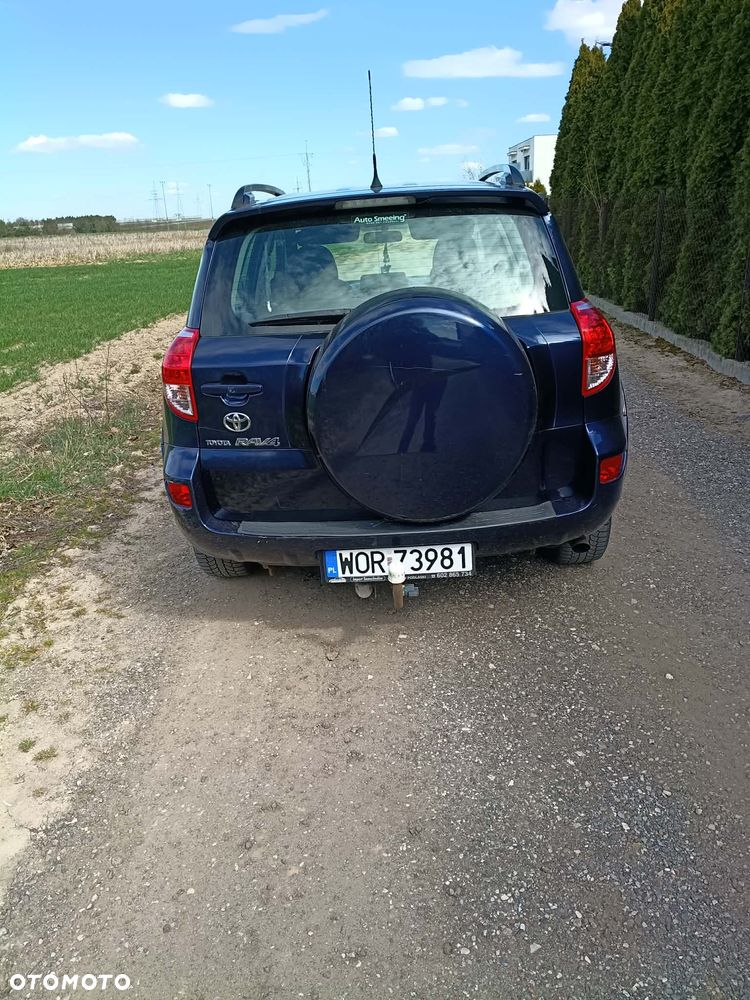 Toyota RAV4 - 4