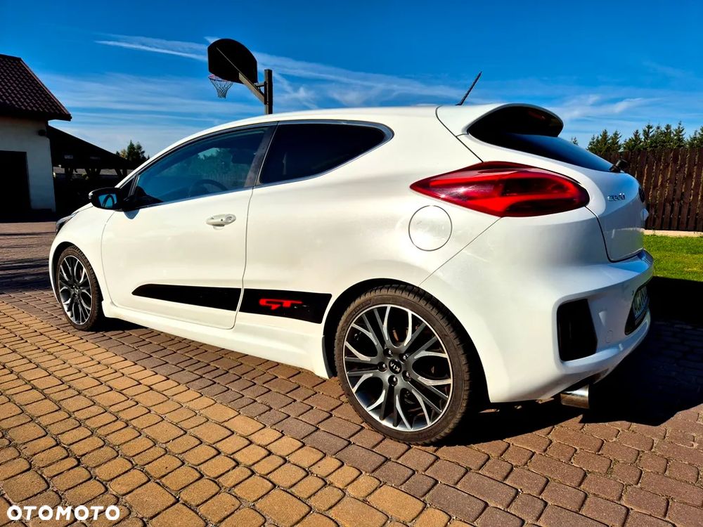 Kia ProCeed - 2