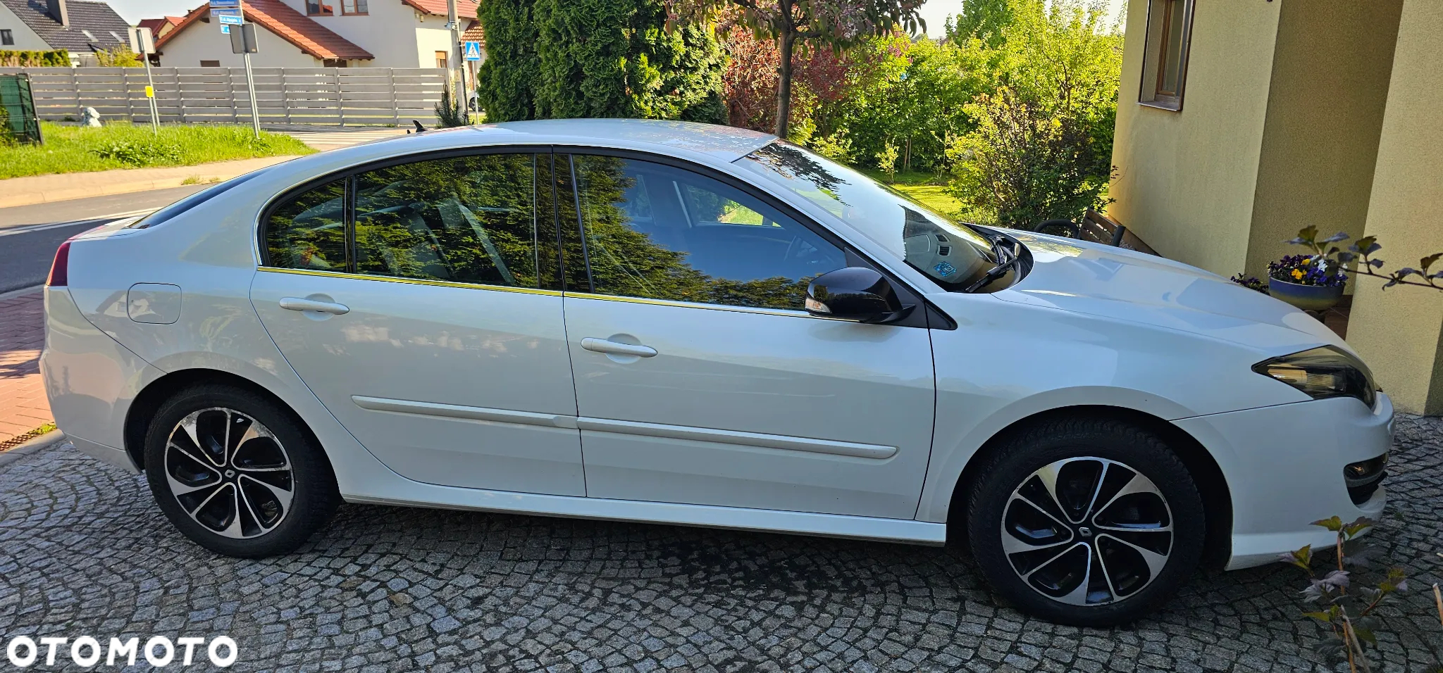 Renault Laguna dCi 110 FAP EDC Bose Edition - 4