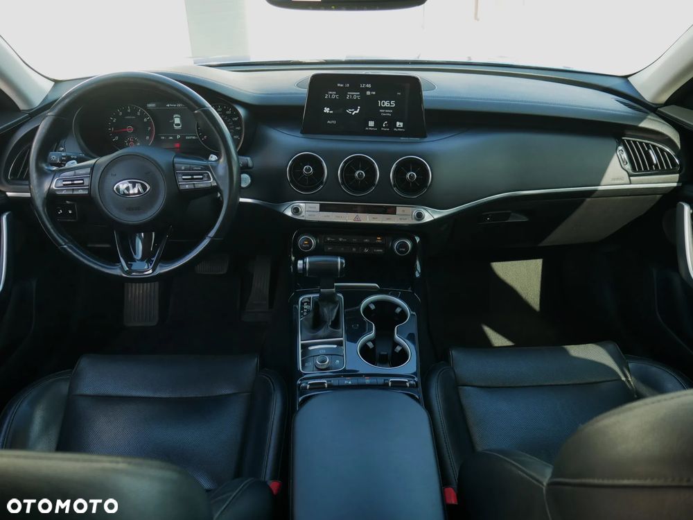 Kia Stinger 2.0 T-GDI GT Line - 25