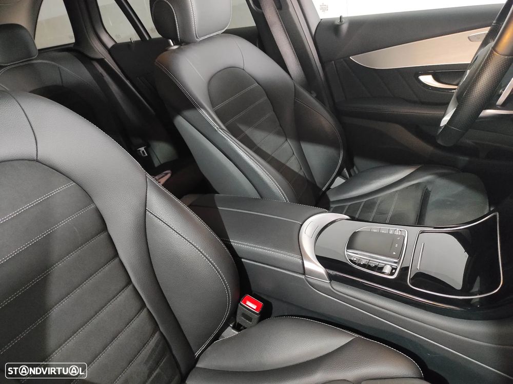 Mercedes-Benz GLC 300 de 4Matic 9G-TRONIC AMG Line - 33