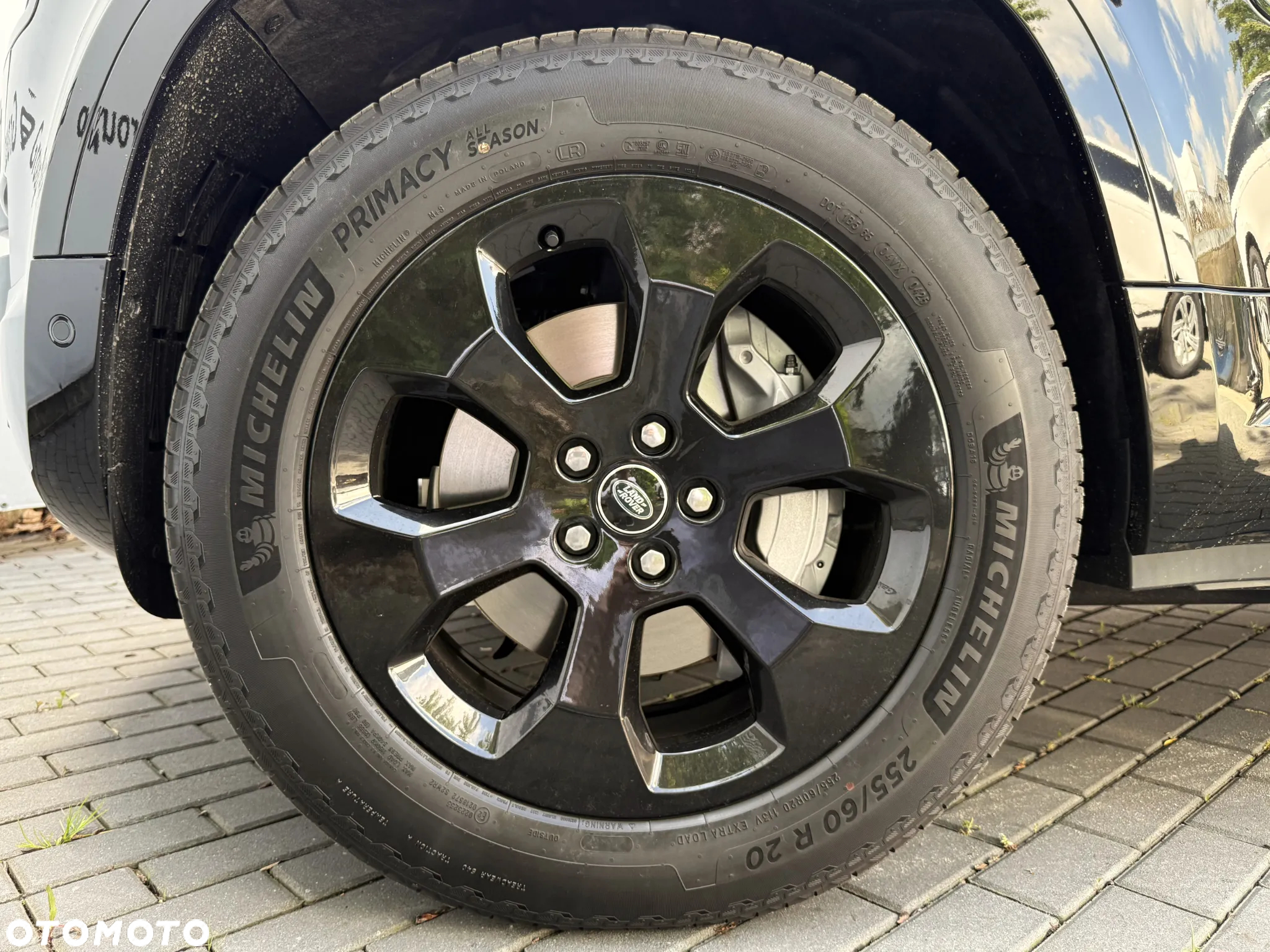 Land Rover Defender 90 D300 X-Dynamic HSE - 16