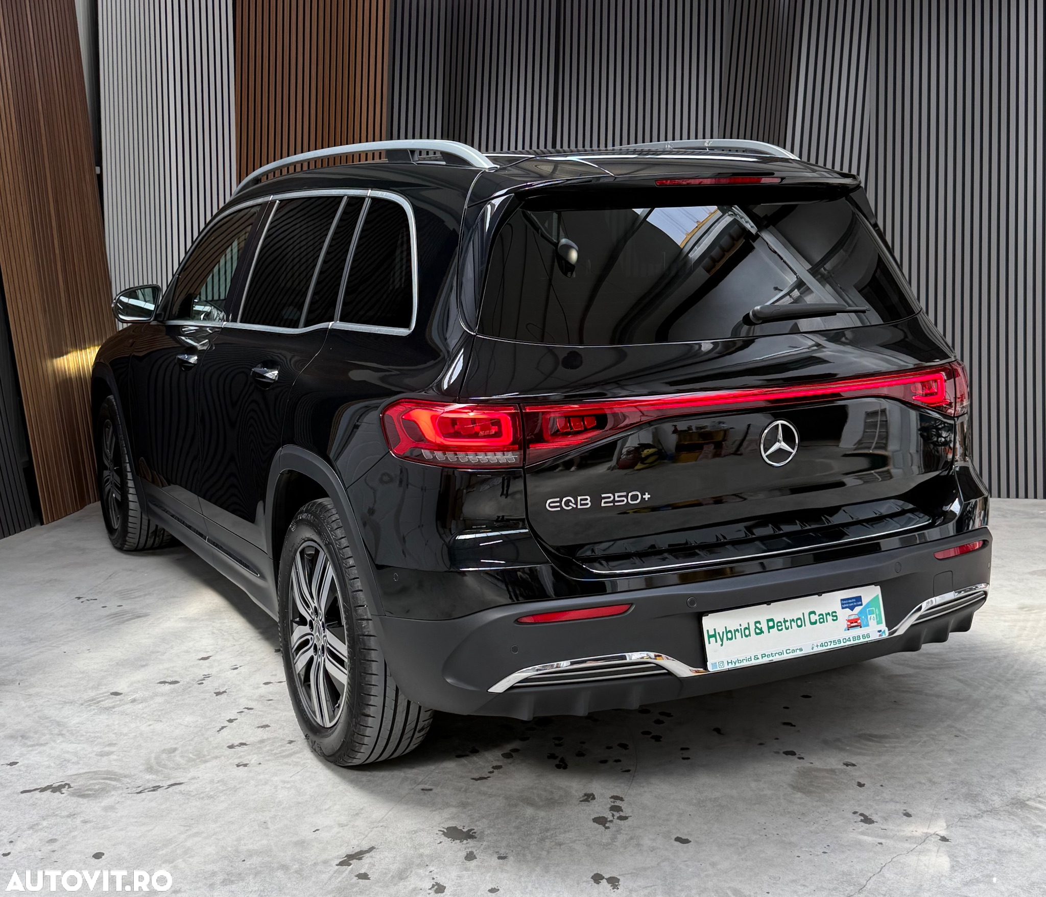 Mercedes-Benz EQB - 5