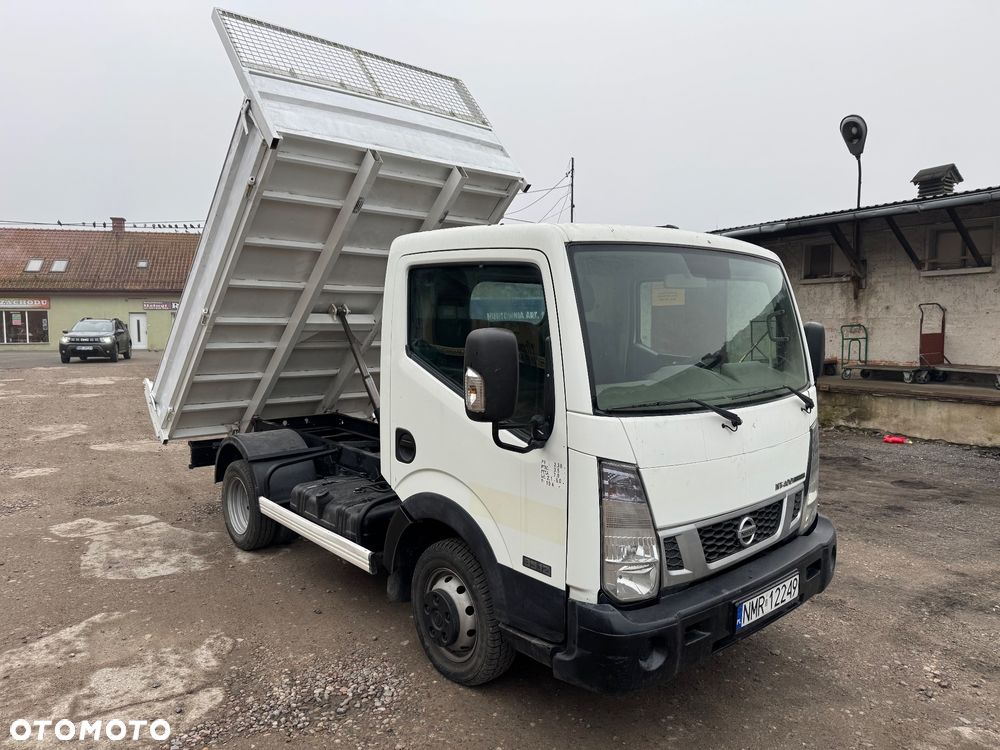Nissan Cabstar - 1