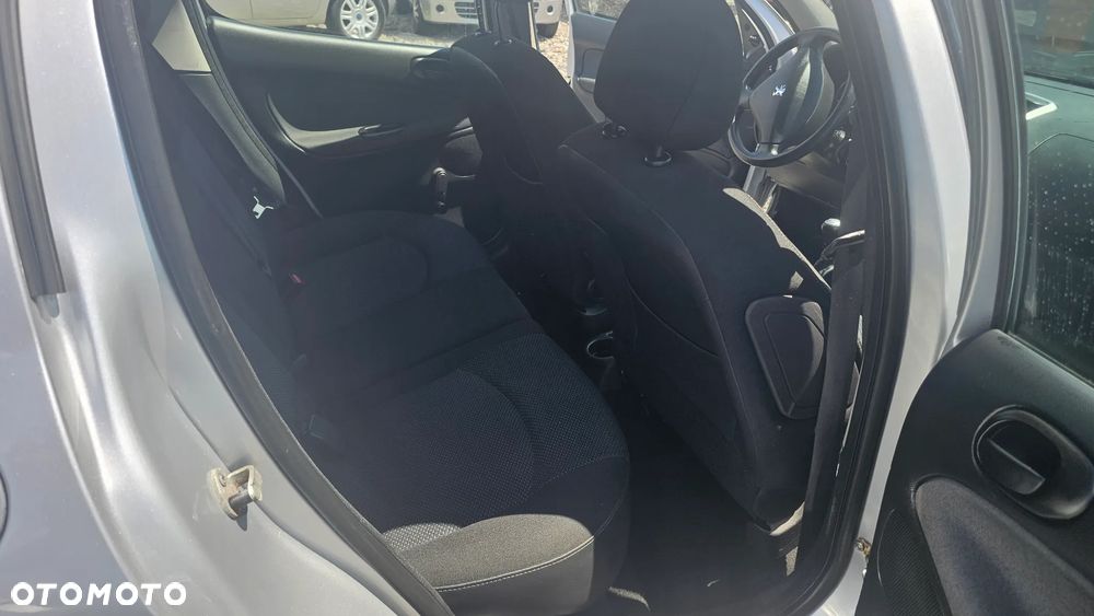 Peugeot 206 plus - 19
