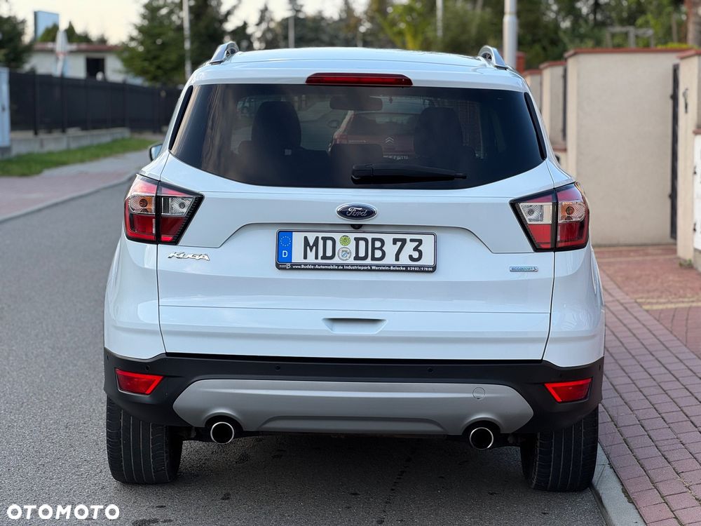 Ford Kuga 1.5 EcoBoost 2x4 Titanium - 9