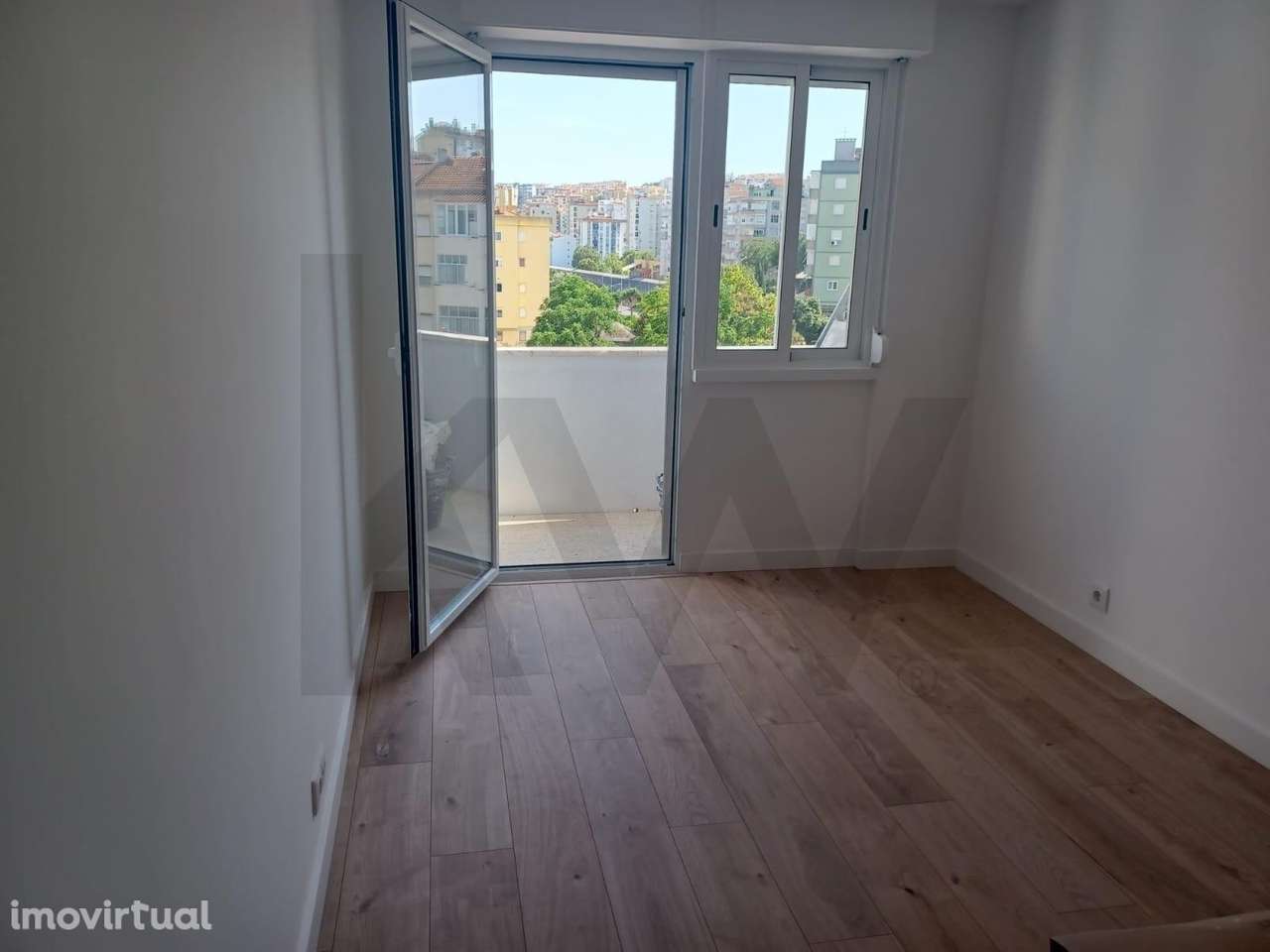 T3 Remodelado com Acabamentos Modernos-Queluz - Grande imagem: 2/8