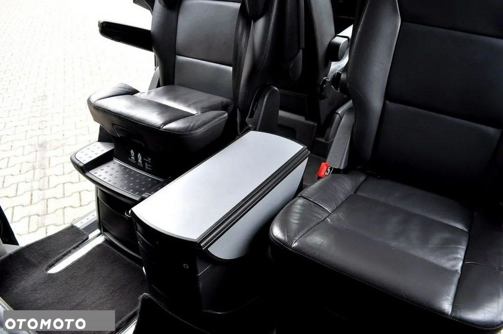 Volkswagen Multivan - 19