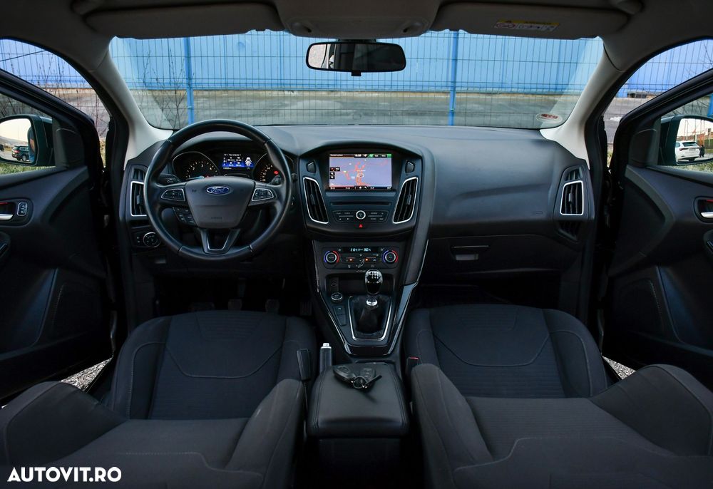 Ford Focus 1.5 TDCi DPF Start-Stopp-System Titanium - 6