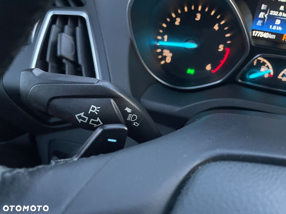 Ford Kuga 2.0 TDCi AWD Titanium - 28