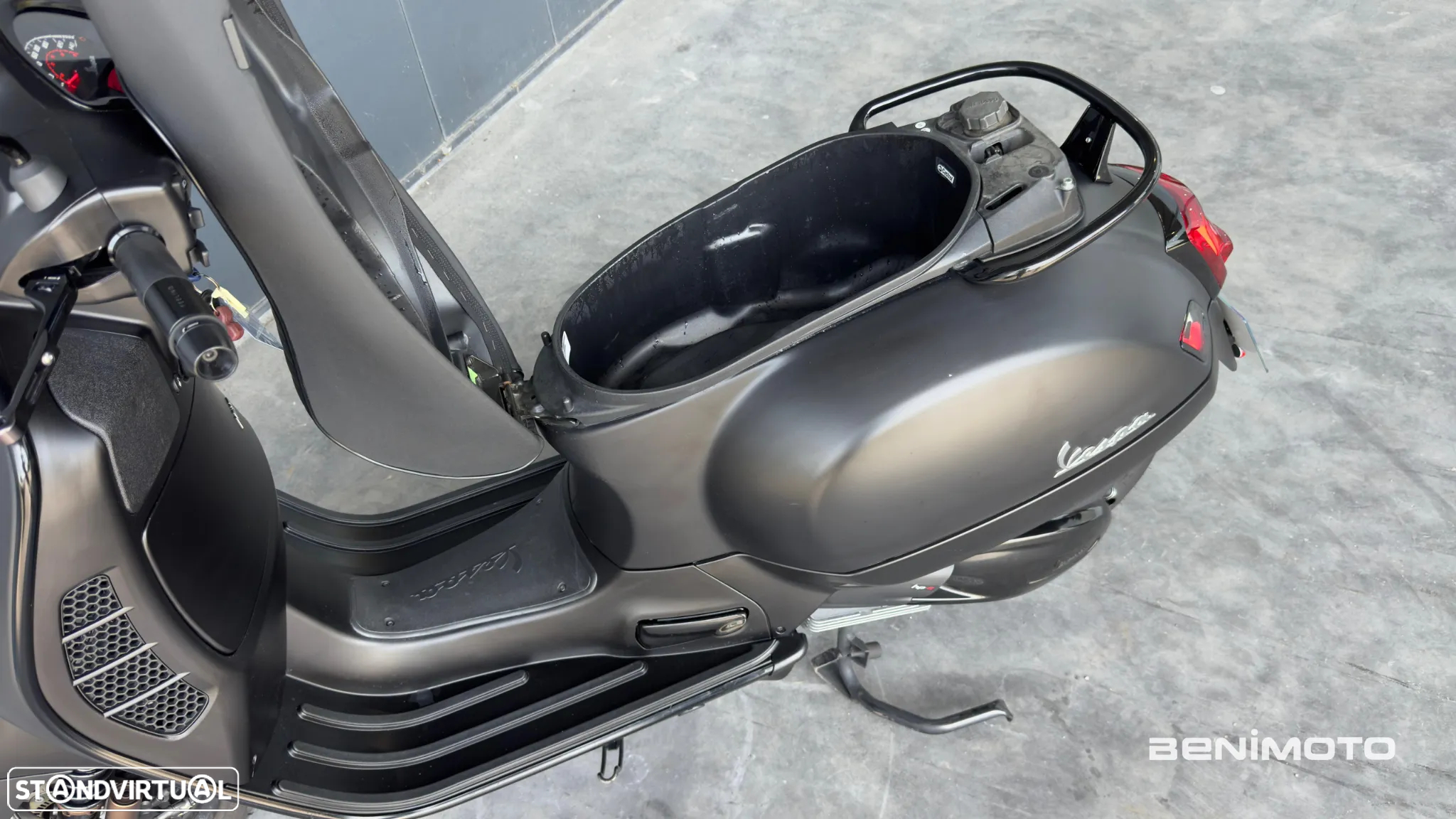 Vespa GTS Super 300 Notte - 16