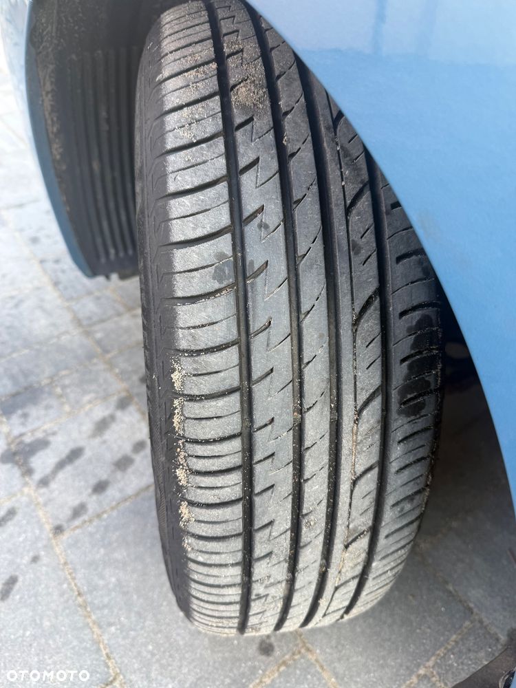 Hyundai i30 blue Kombi 1.6 CRDi YES Gold - 30