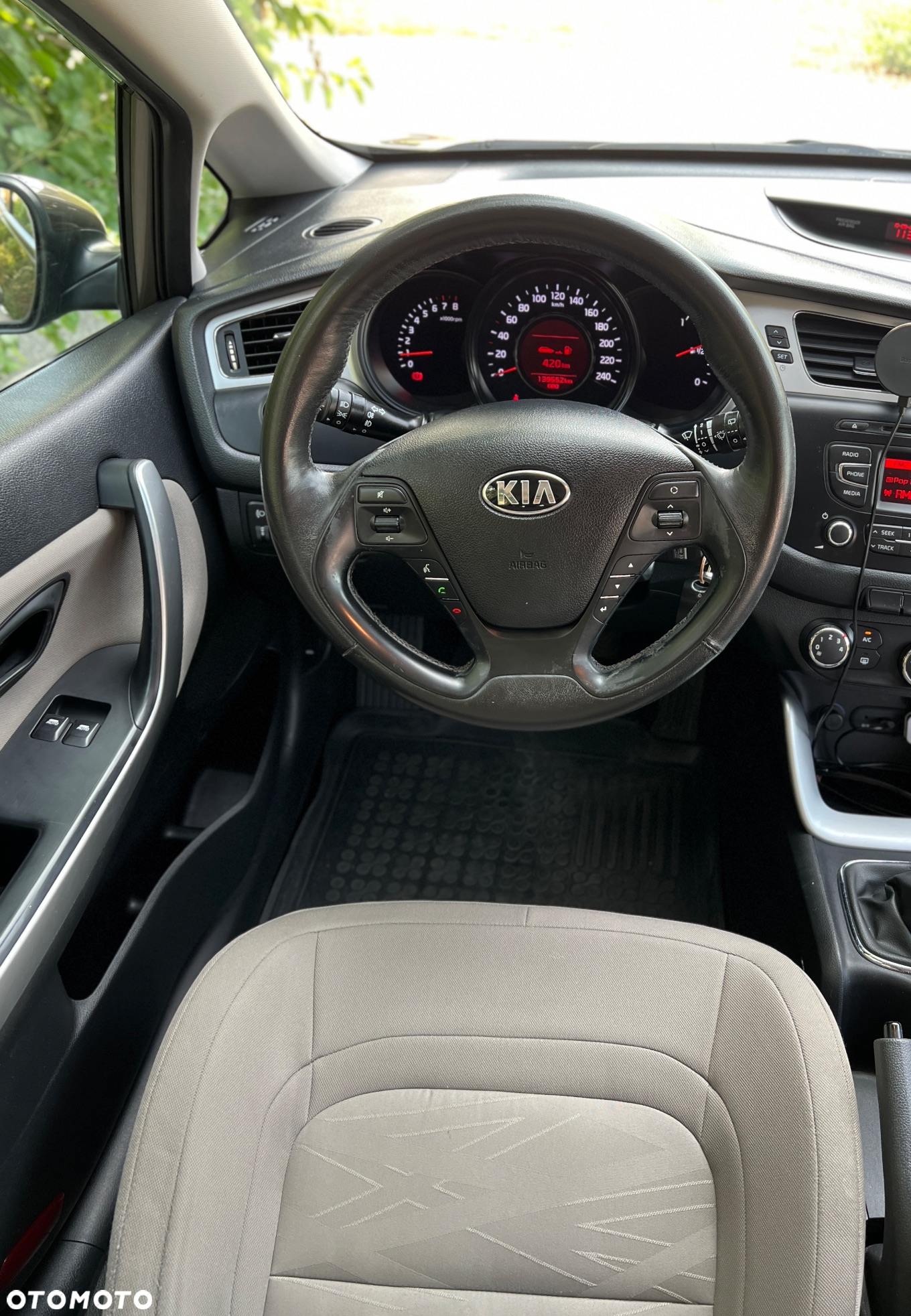 Kia Ceed - 8