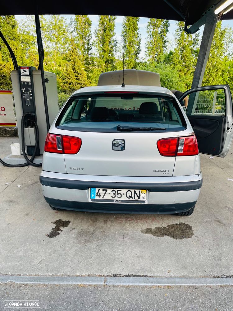 SEAT Ibiza 1.9 TDi Latino - 1