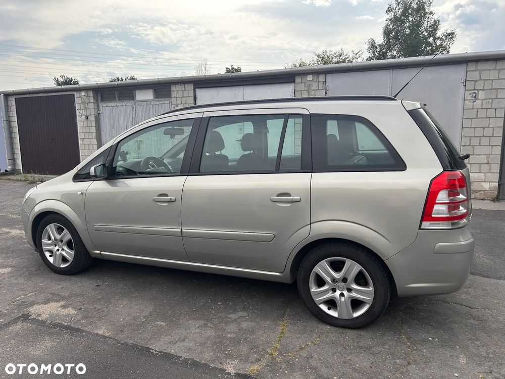 Opel Zafira - 1