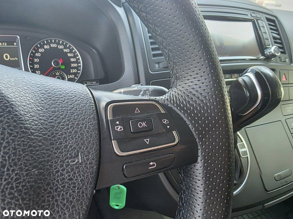 Volkswagen Multivan - 14