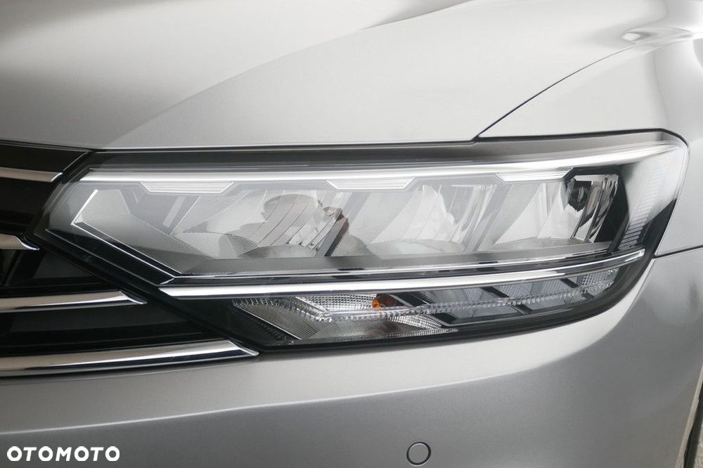 Volkswagen Passat - 13