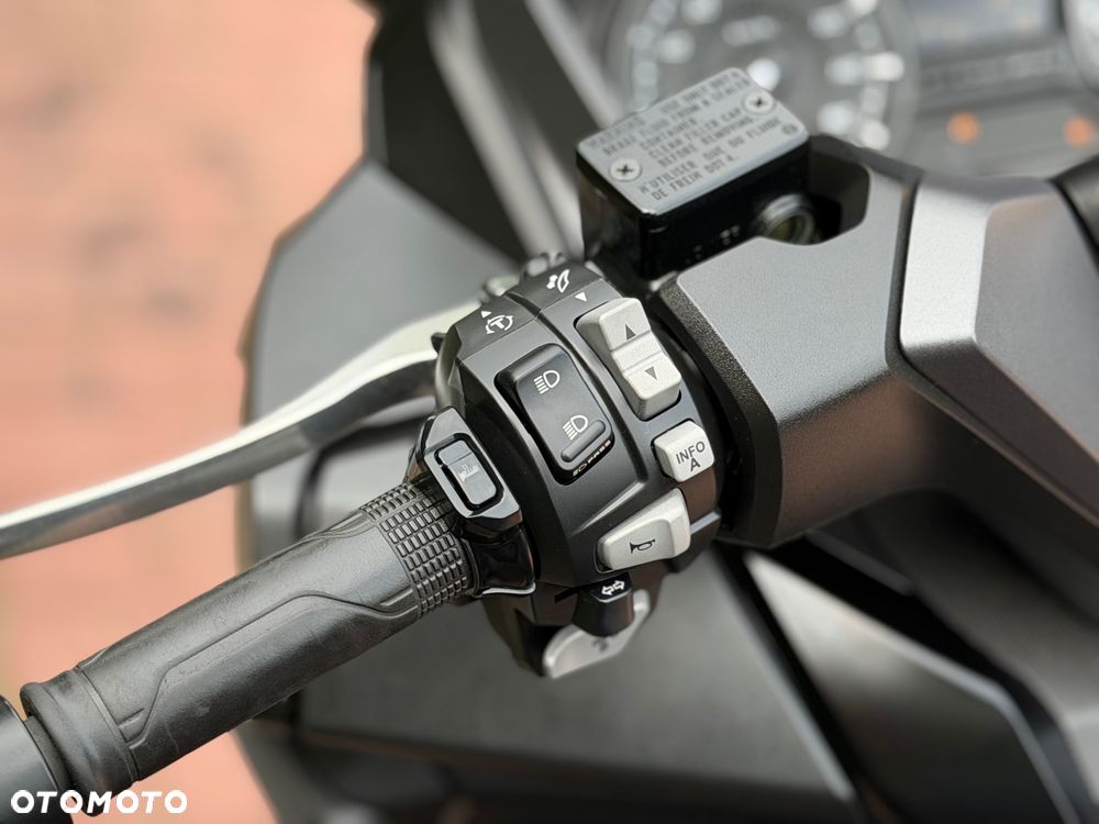 Honda NSS - 28