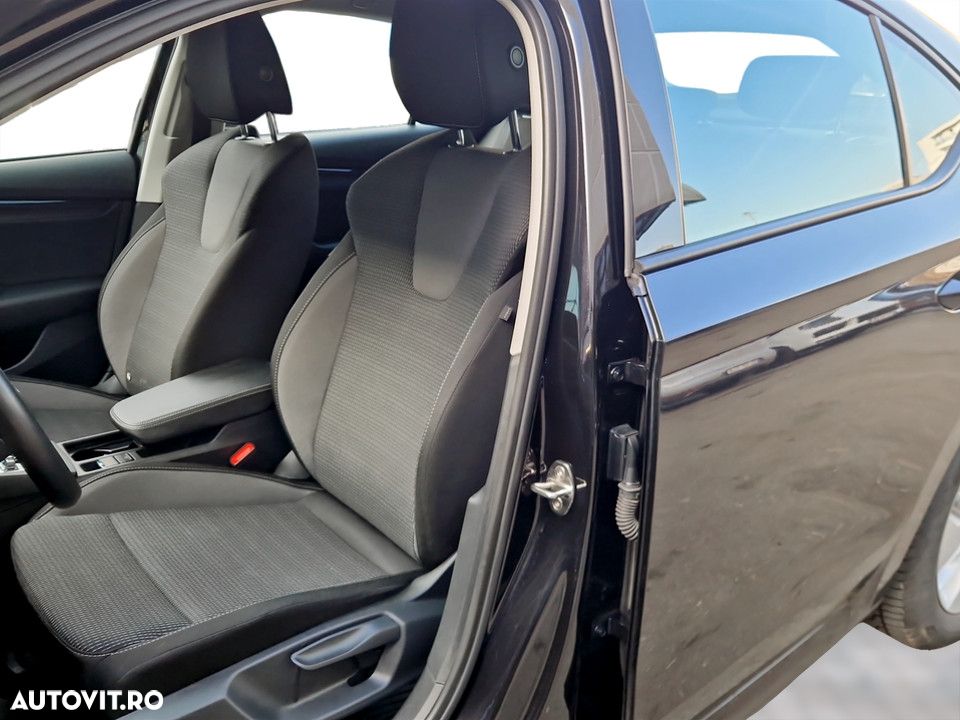 Skoda Octavia 2.0 TDI DSG Ambition - 12