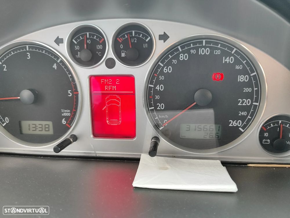 VW Sharan 1.9 TDi Highline - 11